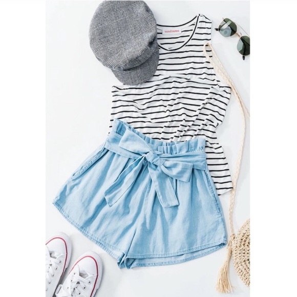 High waisted tie front shorts. - Picture 1 of 2